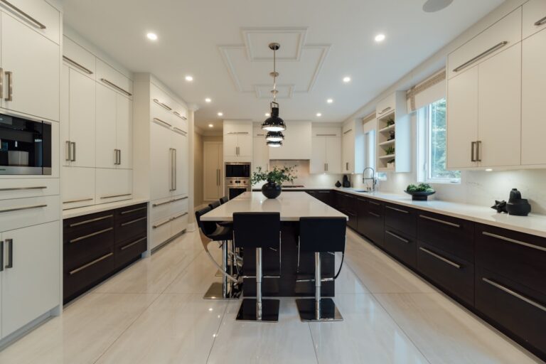 Tủ bếp Inox cánh kính